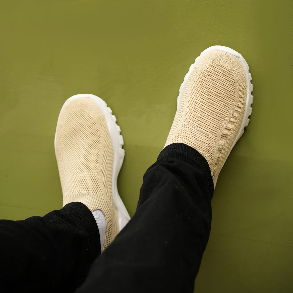 LU 09 Cream Color